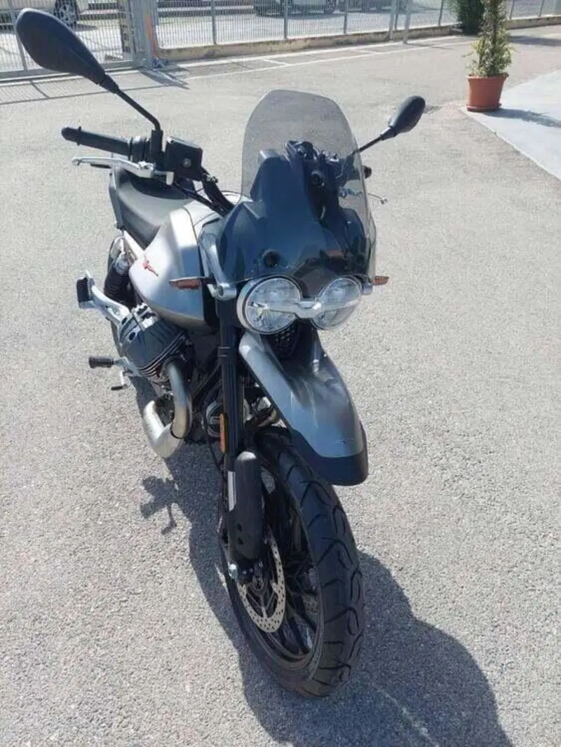 Moto Guzzi V85 Strada (2024 - 26) (4)