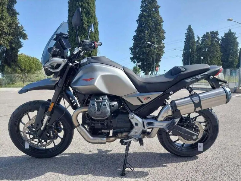 Moto Guzzi V85 Strada (2024 - 26) (5)
