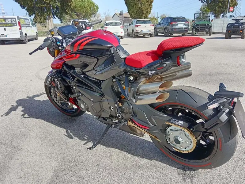 MV Agusta Rush 1000 (2023 - 26) (3)