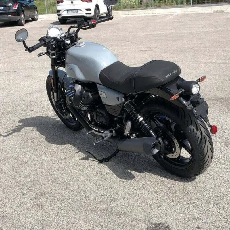 Moto Guzzi V7 Sport (2025 - 26) (5)