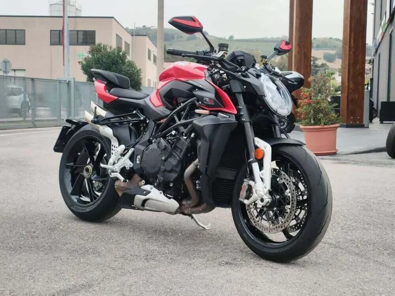 MV Agusta Brutale 1000 RS (2022 - 26) (2)