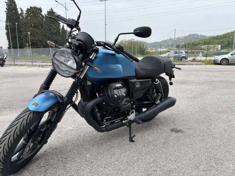 Moto Guzzi V7 Stone (2025 - 26) (3)
