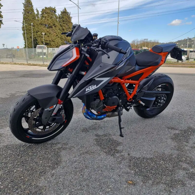 KTM 1290 Super Duke RR (2023) (2)