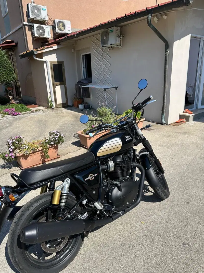 Royal Enfield Interceptor 650 (2021 - 26) (5)