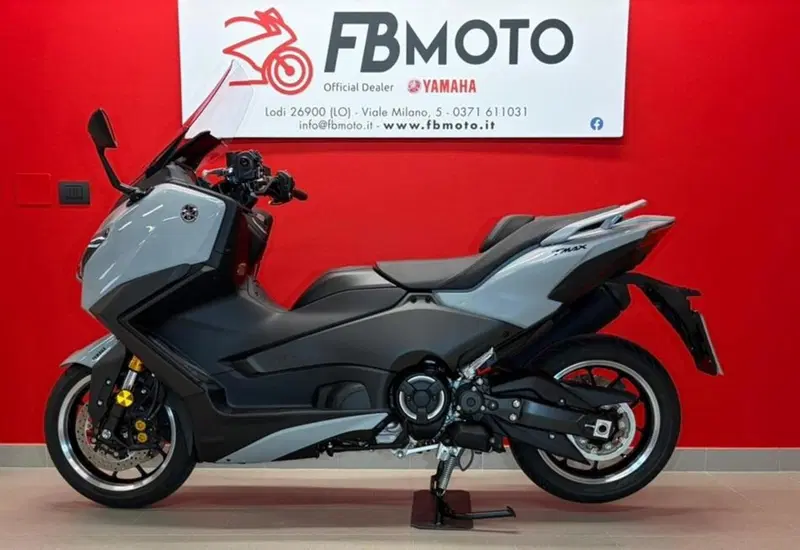 Yamaha T-Max 560 Tech Max (2025 - 26) (4)
