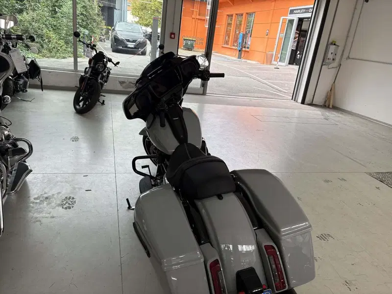 Harley-Davidson Street Glide (2024 - 26) (4)
