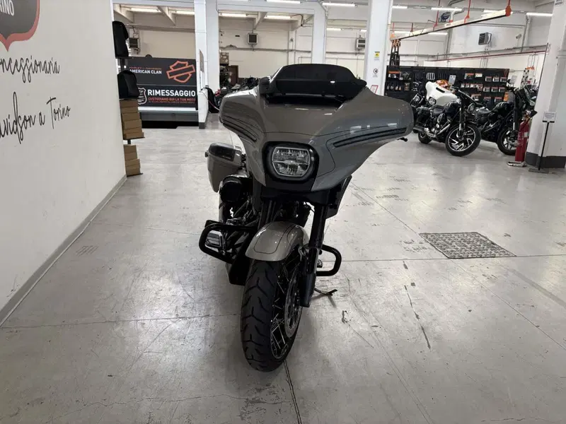 Harley-Davidson CVO Street Glide (2023) (3)