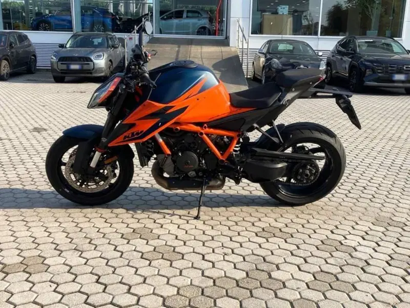 KTM 1290 Super Duke R (2021) (4)