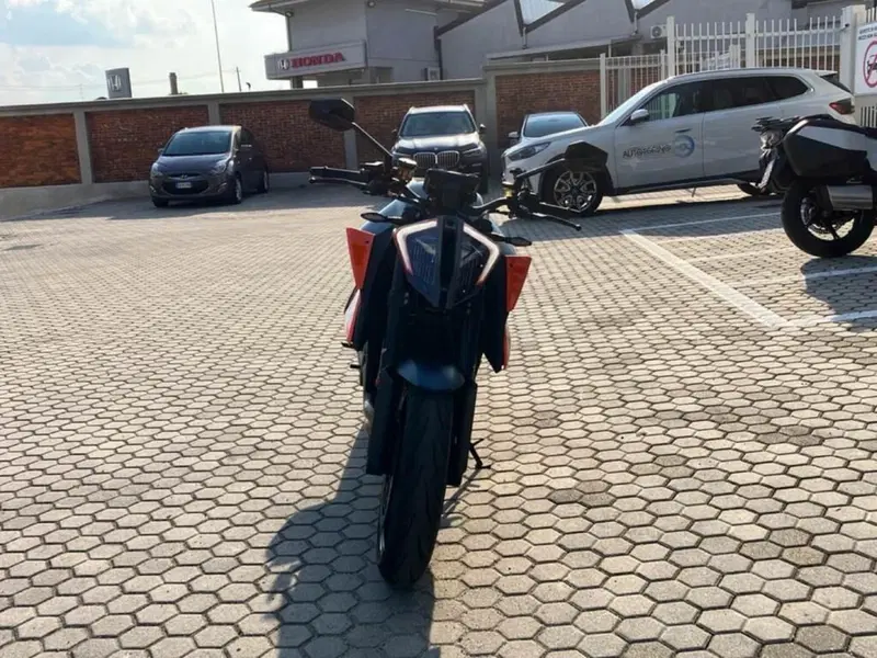 KTM 1290 Super Duke R (2021) (2)