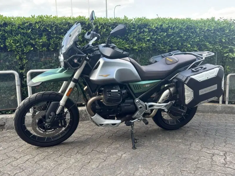 Moto Guzzi V85 TT Centenario (2021 - 22)
