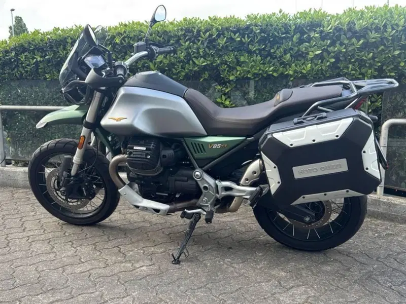 Moto Guzzi V85 TT Centenario (2021 - 22) (7)