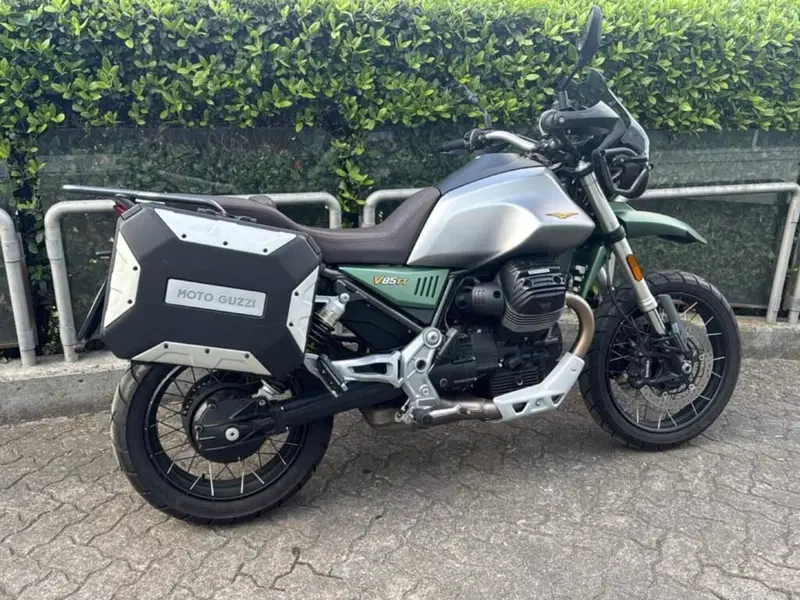 Moto Guzzi V85 TT Centenario (2021 - 22) (5)