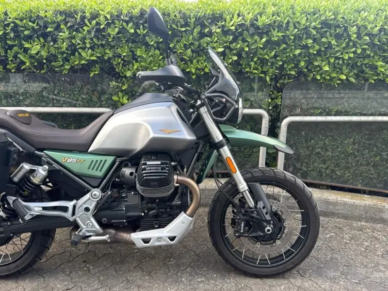 Moto Guzzi V85 TT Centenario (2021 - 22) (11)