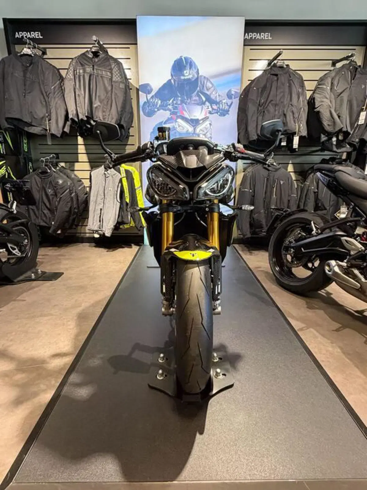 Triumph Street Triple 765 Moto2 Edition (2023 - 24) (5)