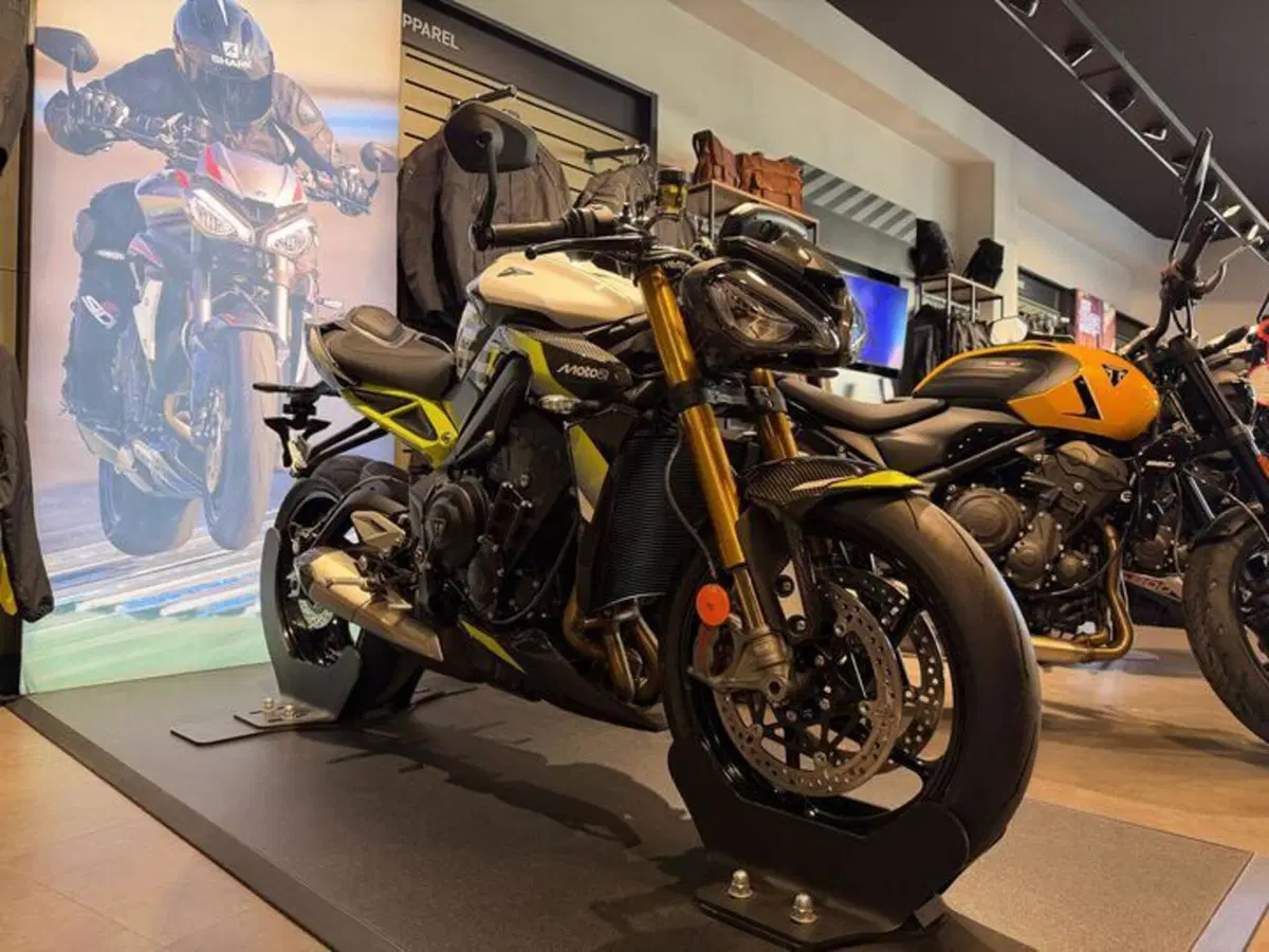 Triumph Street Triple 765 Moto2 Edition (2023 - 24) (7)