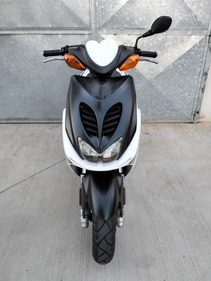 Yamaha Aerox 50 R (2007 - 18) (2)