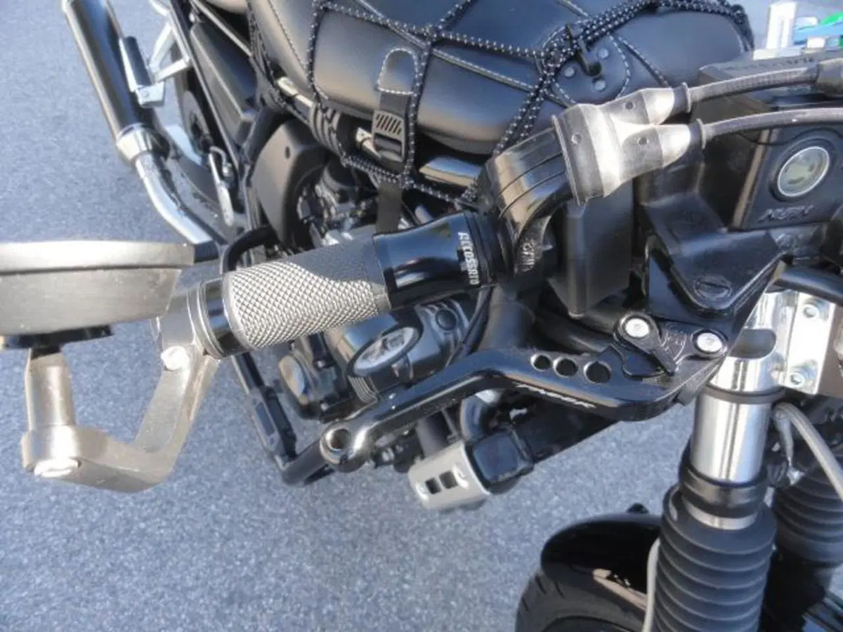 Yamaha FZS 600 Fazer (2002 - 03) (11)