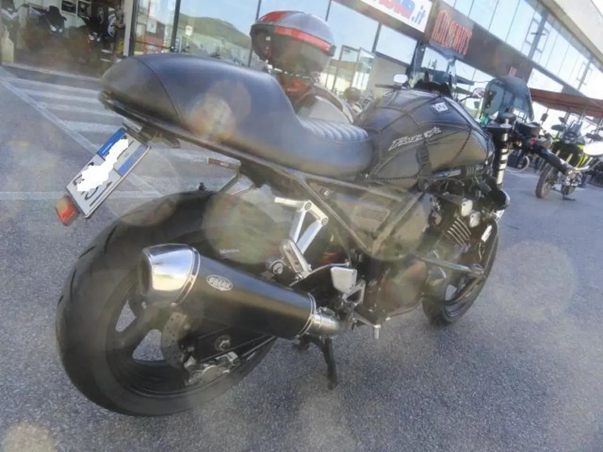 Yamaha FZS 600 Fazer (2002 - 03) (8)
