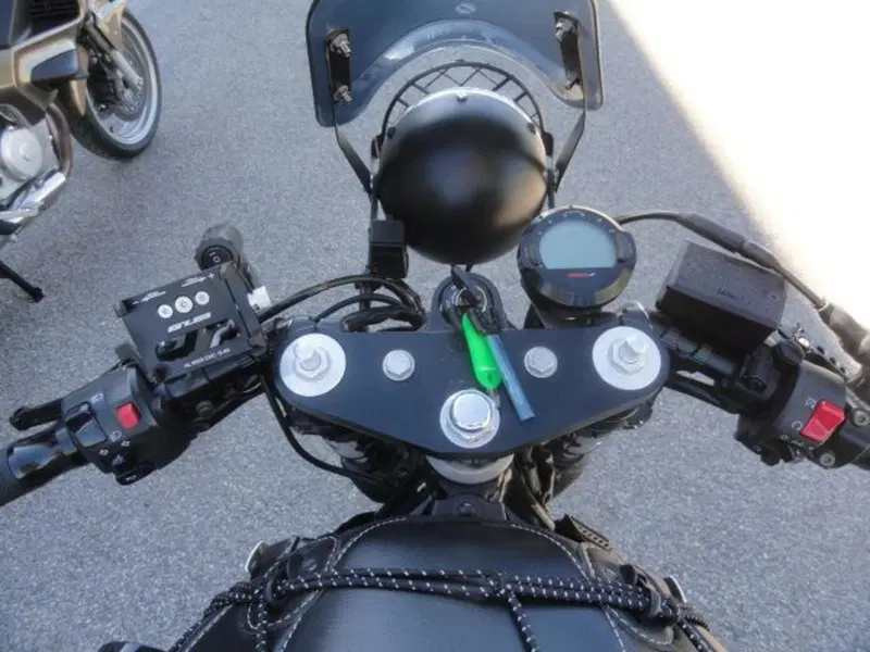 Yamaha FZS 600 Fazer (2002 - 03) (12)