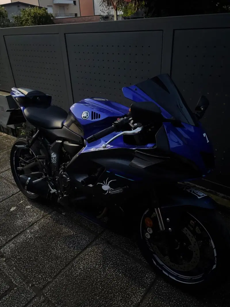 Yamaha YZF R7 (2021 - 25) (8)