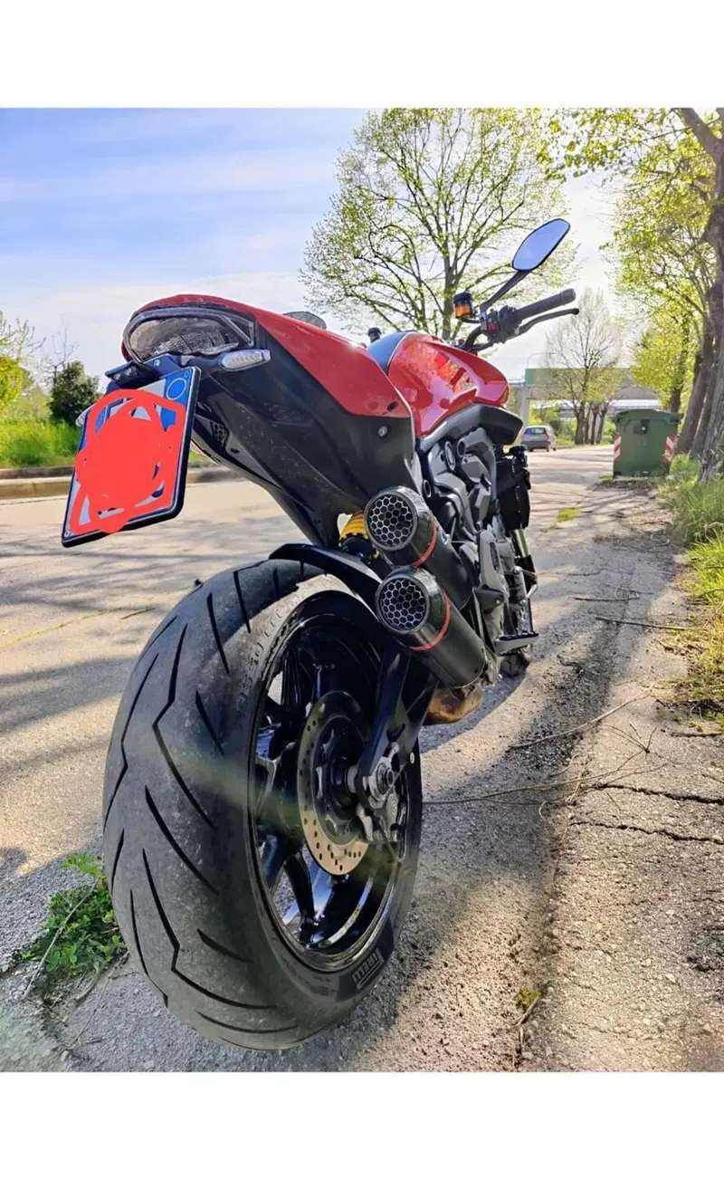 Ducati Monster 937 + (2021 - 25) (2)