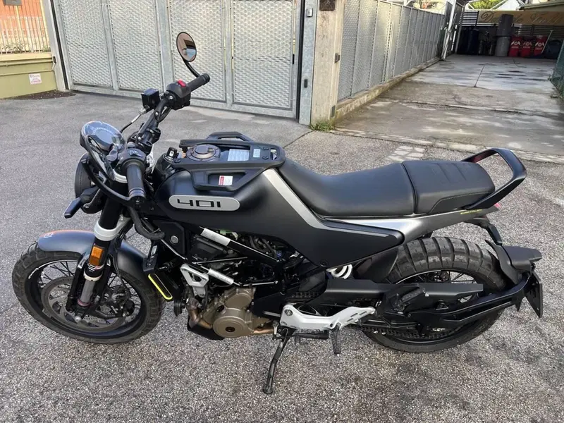 Husqvarna Vitpilen 401 (2021 - 23) (3)