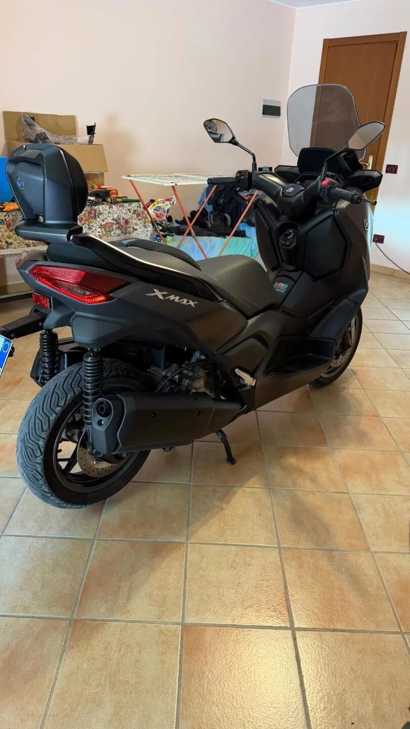 Yamaha X-Max 300 (2021 - 24) (3)