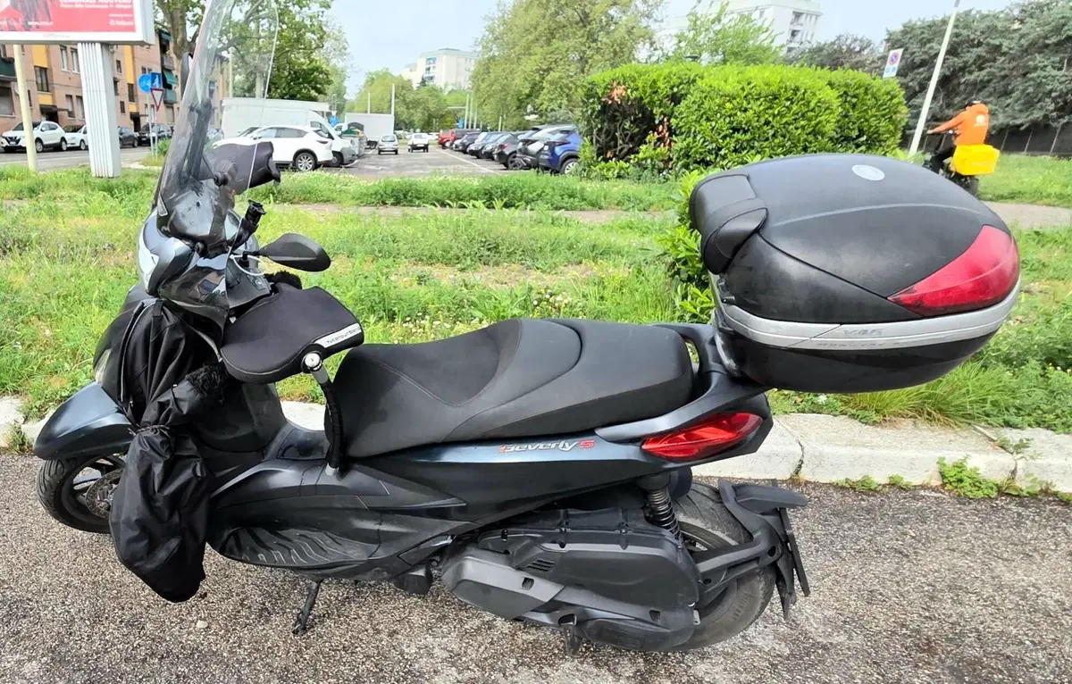 Piaggio Beverly 400 S ABS-ASR (2021 - 24) (3)