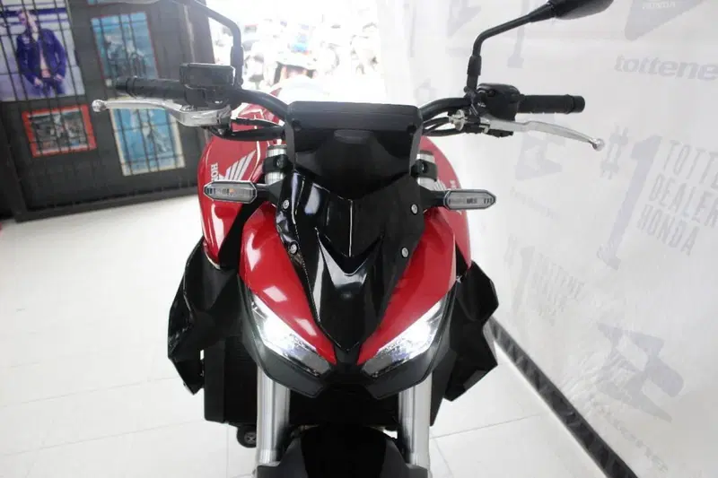 Honda CB 1000 Hornet (2025 - 26) (4)