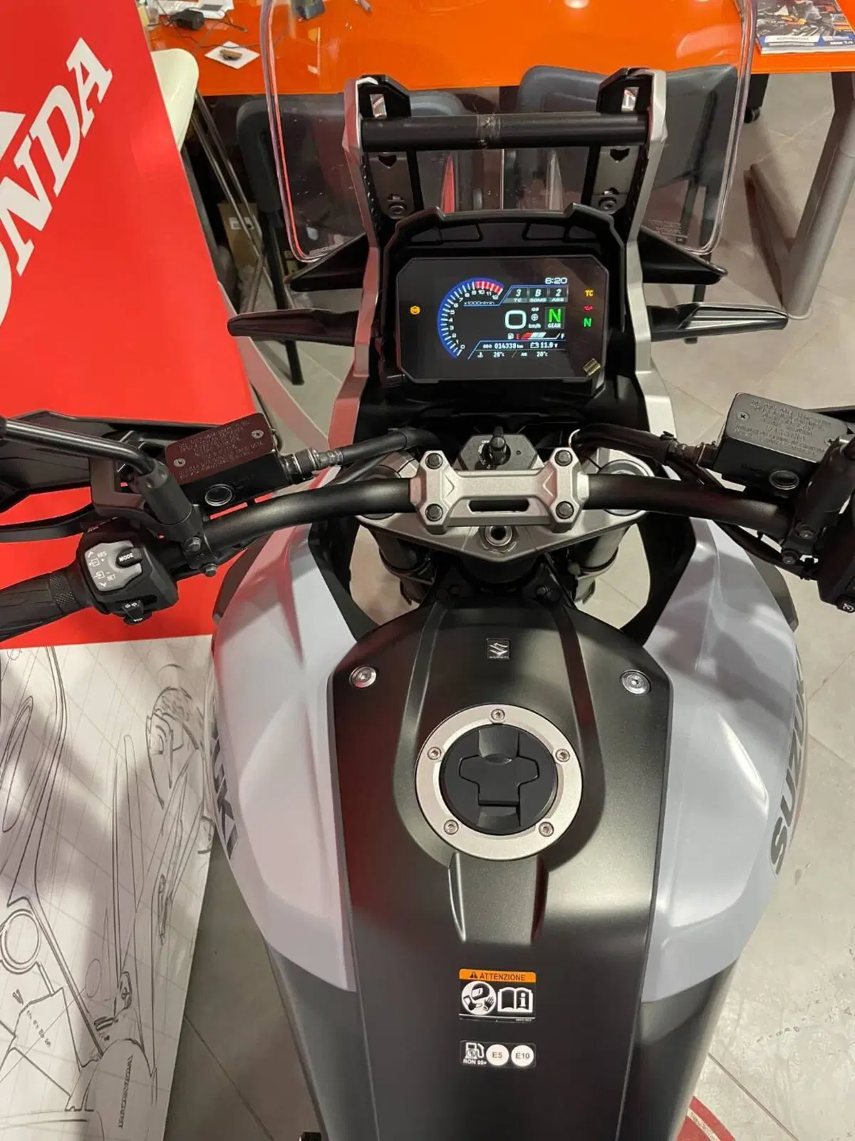 Suzuki V-Strom 1050DE (2023 - 24) (14)