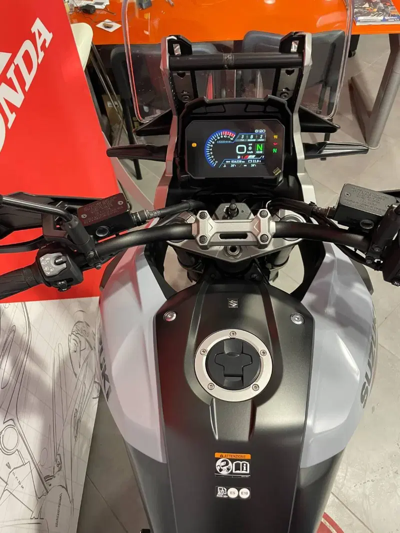 Suzuki V-Strom 1050DE (2023 - 24) (14)