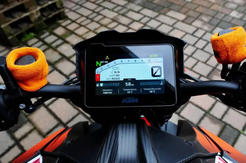 KTM 1290 Super Duke RR (2023) (9)