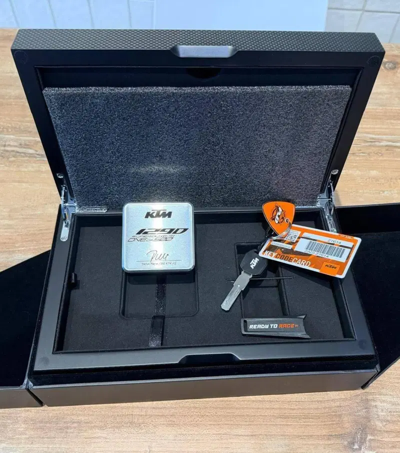 KTM 1290 Super Duke RR (2023) (13)