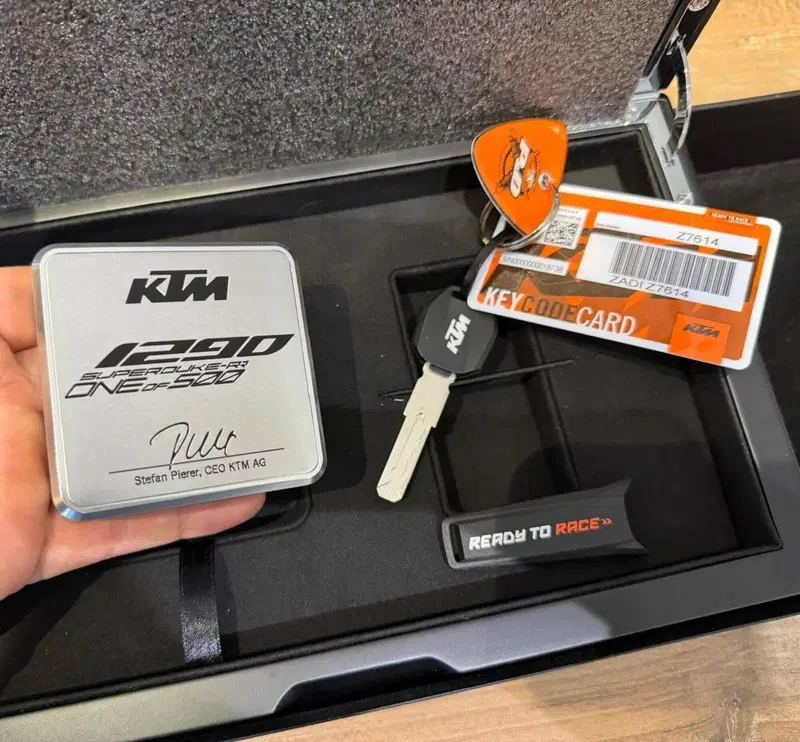 KTM 1290 Super Duke RR (2023) (14)