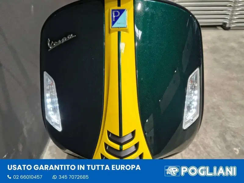 Vespa GTS 300 Super Racing Sixties Hpe (2021 - 22) (9)