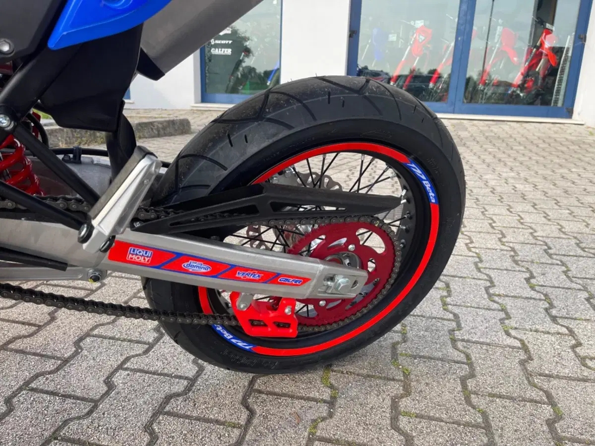 Betamotor RR 125 4T Motard R (2025 - 26) (4)