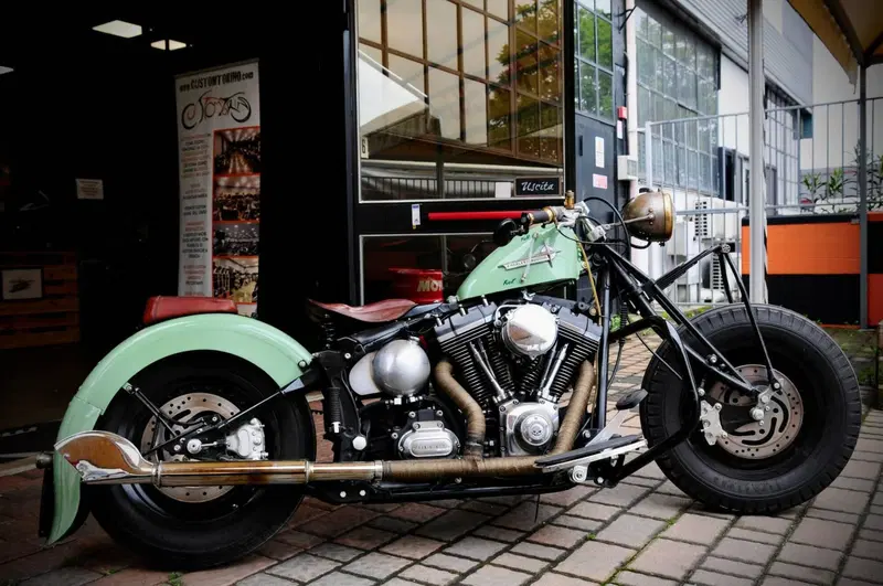 Harley-Davidson 1584 Springer Classic (2006 - 07) - FLSTSC (2)