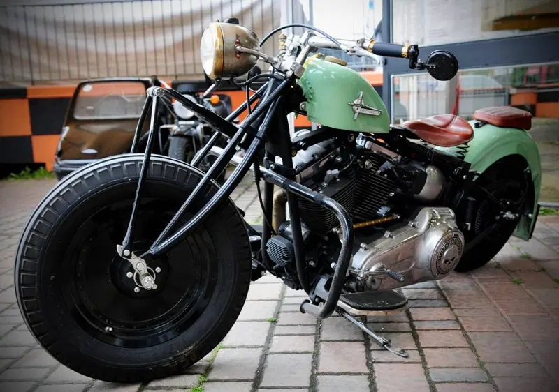 Harley-Davidson 1584 Springer Classic (2006 - 07) - FLSTSC (5)