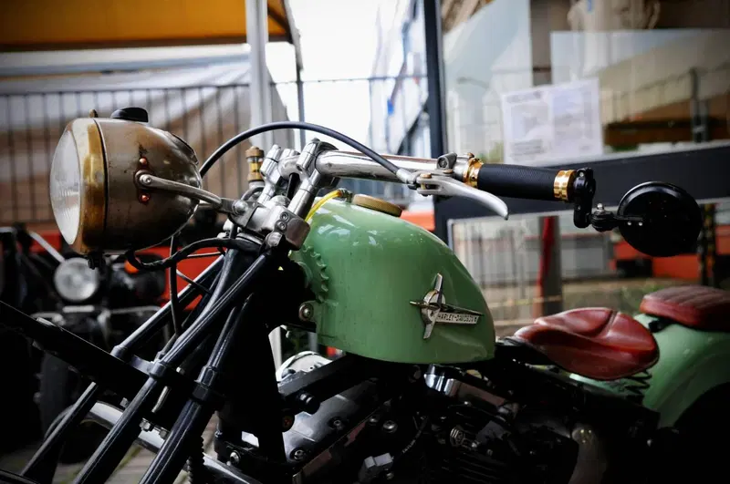 Harley-Davidson 1584 Springer Classic (2006 - 07) - FLSTSC (7)