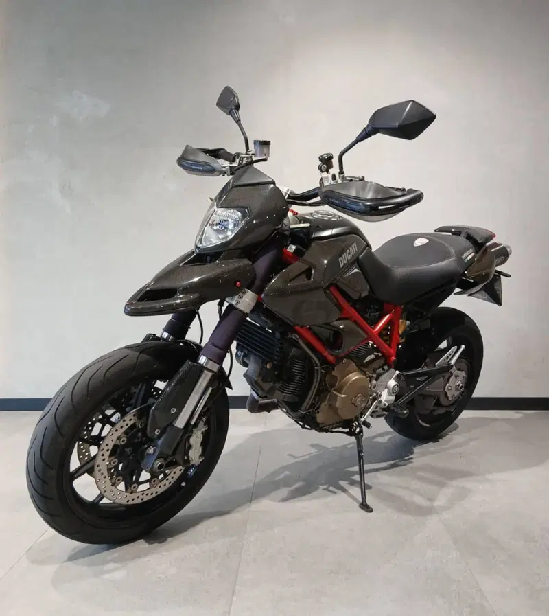 Ducati Hypermotard 1100 (2007 - 09) (4)