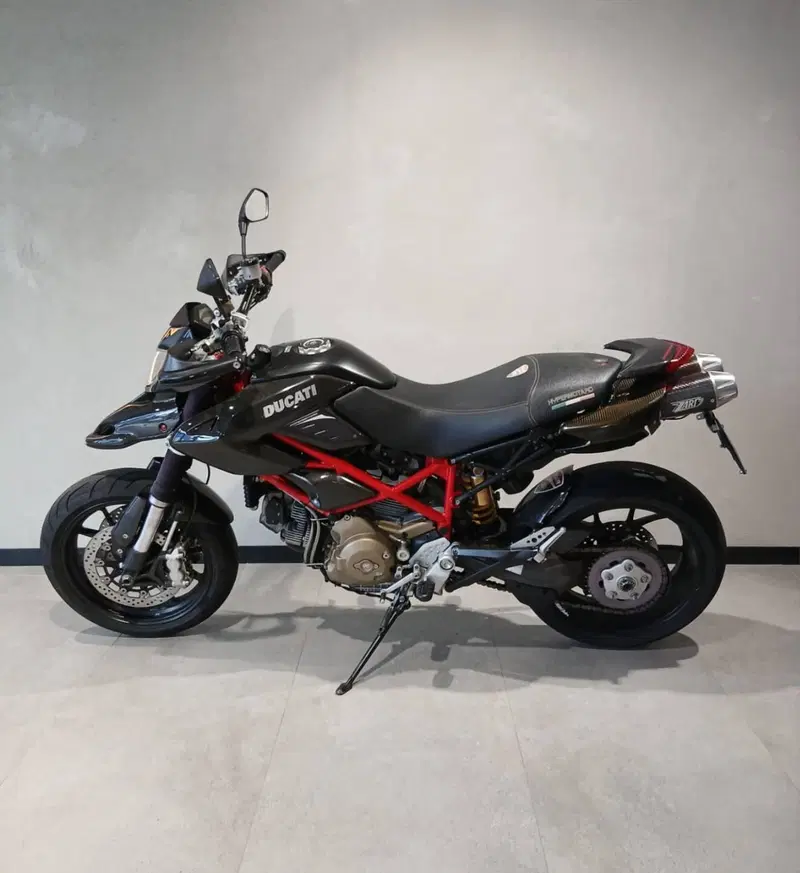 Ducati Hypermotard 1100 (2007 - 09) (5)