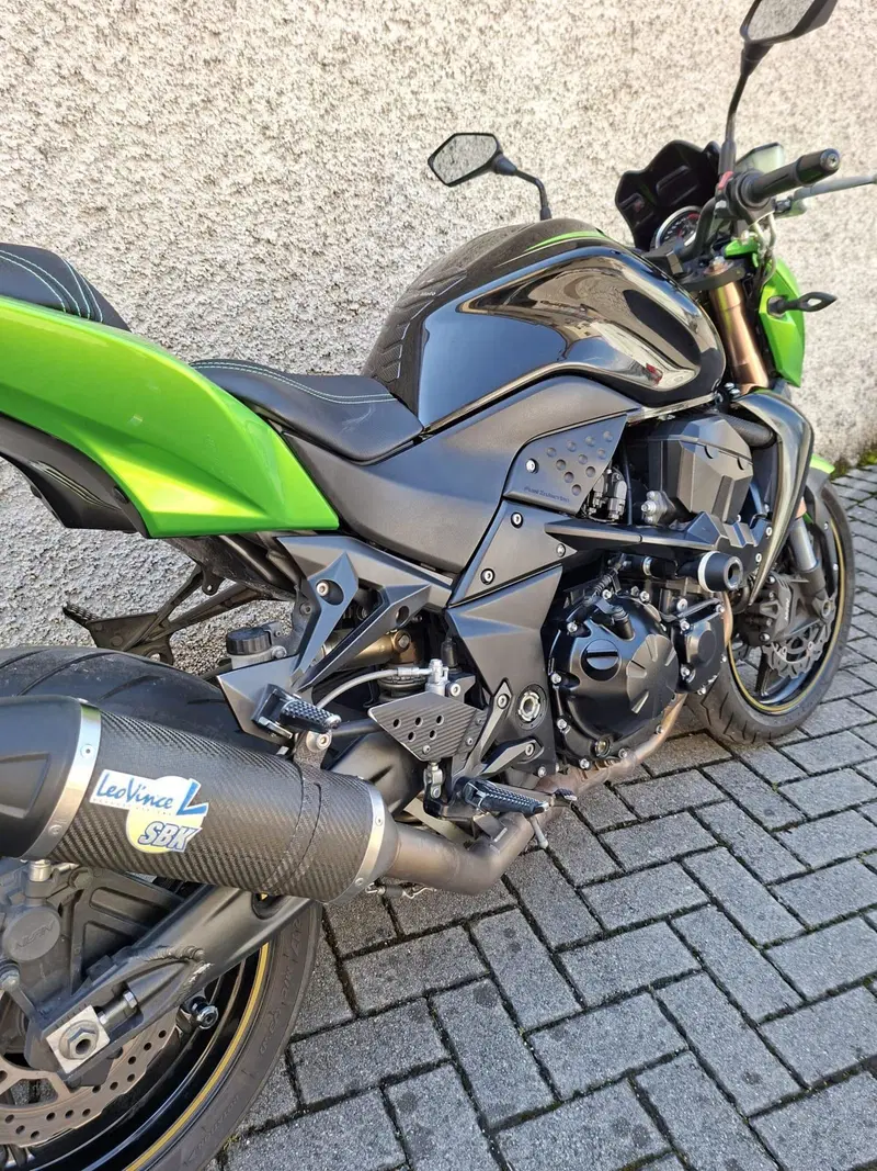 Kawasaki Z 750 R (2011 - 14) (3)