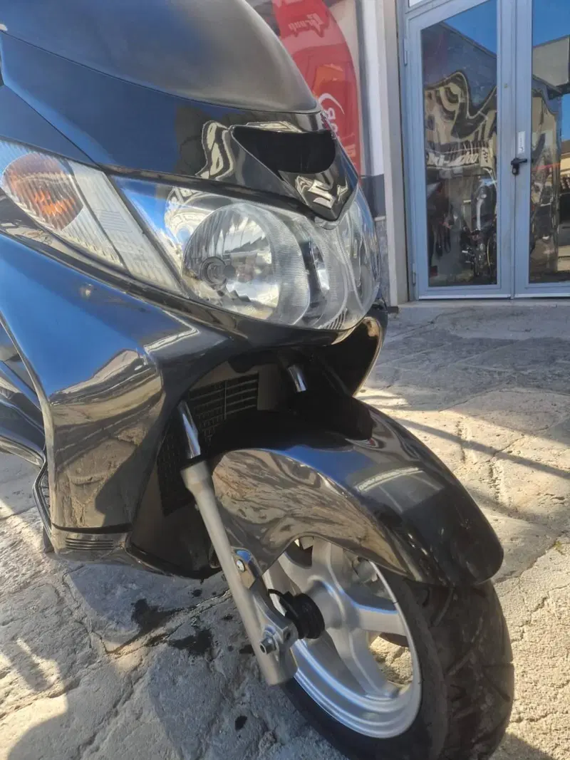 Suzuki Burgman AN 400 i.e. (2004 - 05) (12)