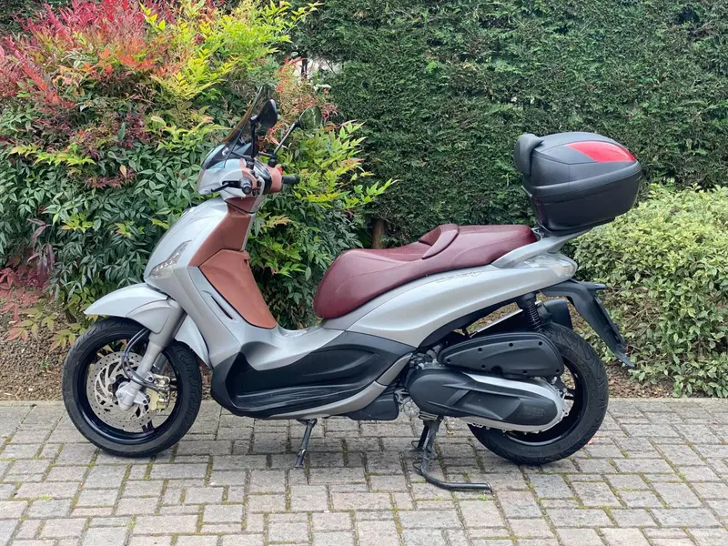 Piaggio Beverly 350 SportTouring ie (2011 - 15) (2)