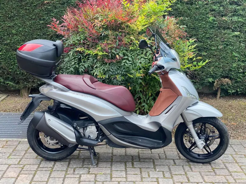 Piaggio Beverly 350 SportTouring ie (2011 - 15) (3)