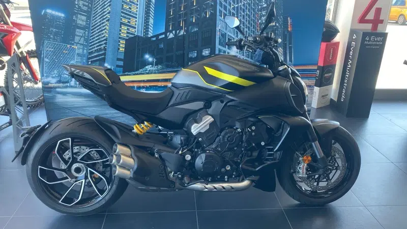 Ducati Diavel V4 (2023 - 26)