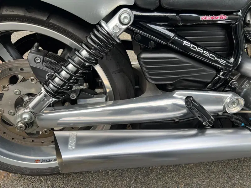 Harley-Davidson 1250 V-Rod Muscle (2009 - 17) - VRSCF (14)