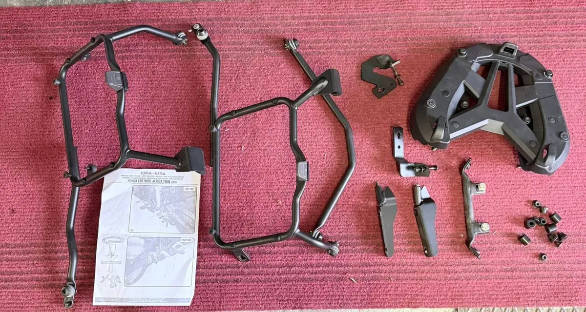 ATTACCHI GIVI 3 BORSE HONDA AFRICA TWIN 1000 ANNO (2)