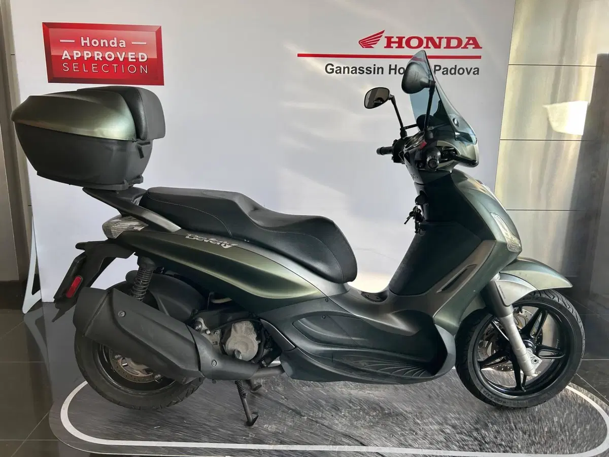 Piaggio Beverly 350 SportTouring ie ABS (2011 - 17)