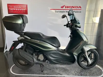 Piaggio Beverly 350 SportTouring ie ABS (2011 - 17) usata